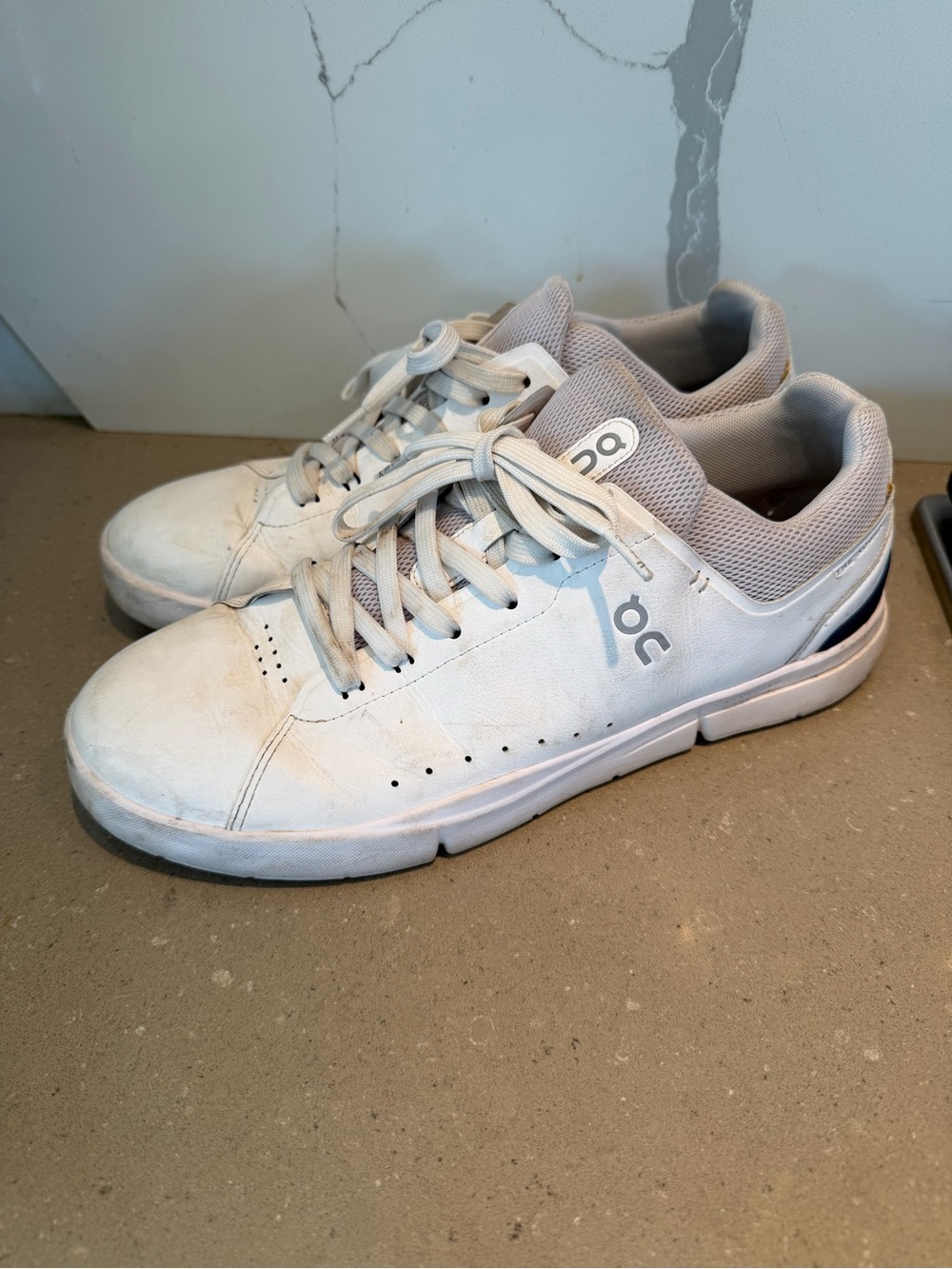 On Cloud “The Roger” White Leather Sneakers, M 10.5